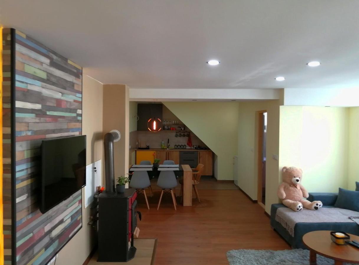 Nikas Apartman Donji Milanovac Eksteriør bilde