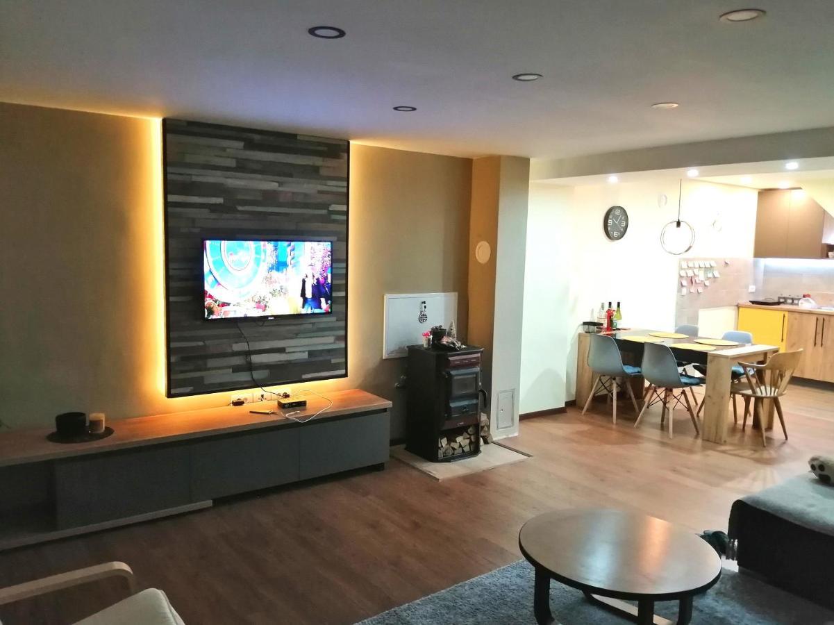 Nikas Apartman Donji Milanovac Eksteriør bilde